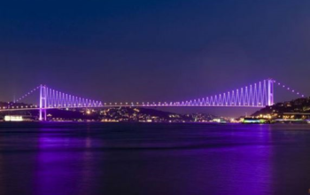 bogazici-koprusu-premature-bebekler-icin-mor